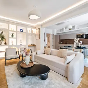 Luxueux, Spacieux Et Equipe A 5 Min Du Port Appartement Nice